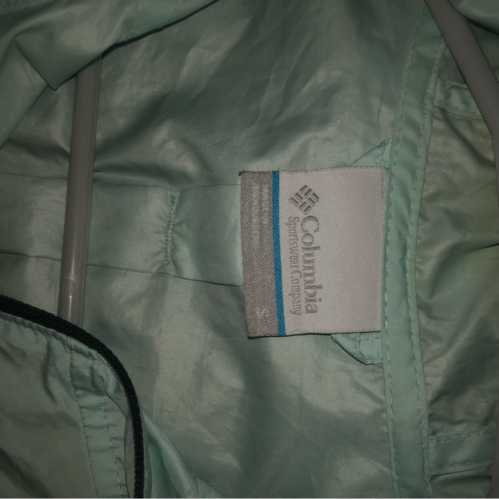 Columbia windbreaker